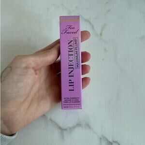 Too Faced Lip Injection Maximum Plump 0.14 oz Lavender Daze